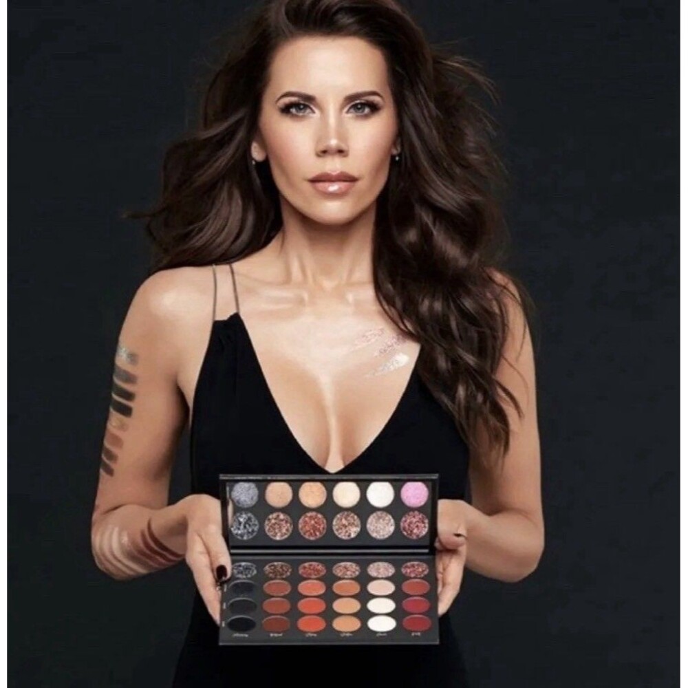 NIB 🔥 Tati Beauty Eyeshadow Palette Volume 1 Textured Neutrals Glitter RARE